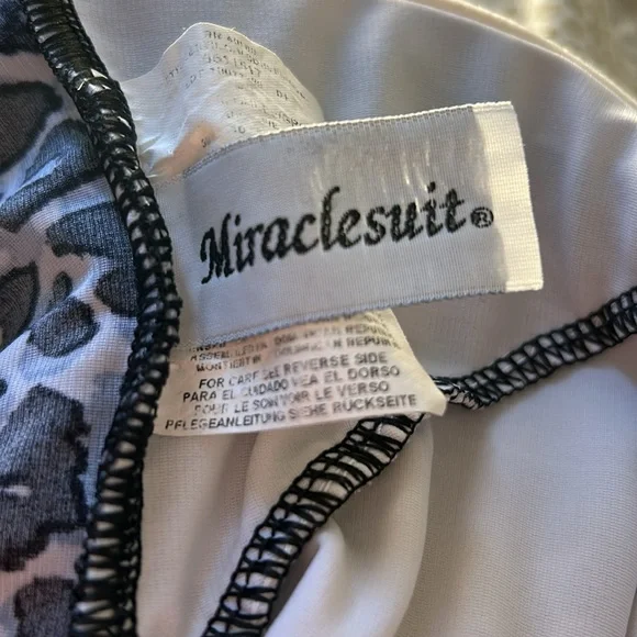 Miraclesuit - Picture 9 of 10
